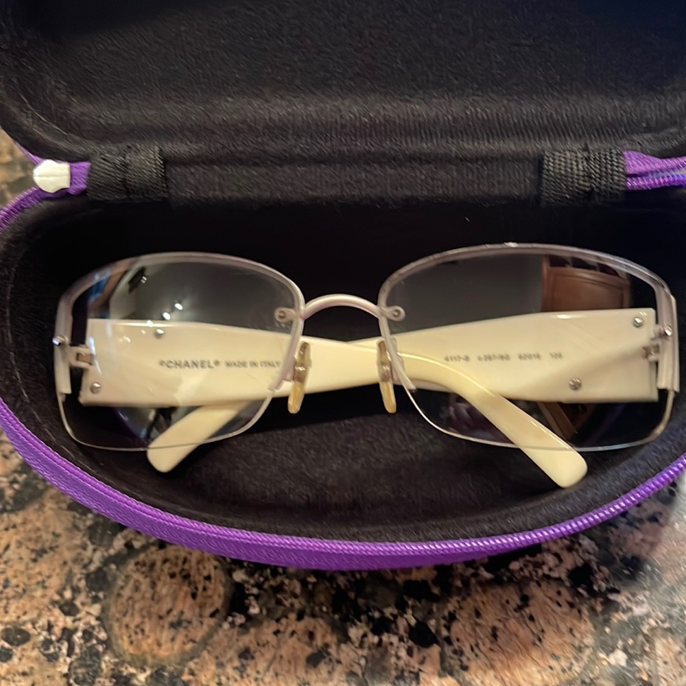 CHANEL Sunglasses 💯 Authentic